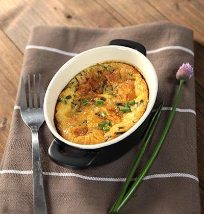 Clafoutis saumon fumé, ciboulette et mayonnaise - Photo par Amora