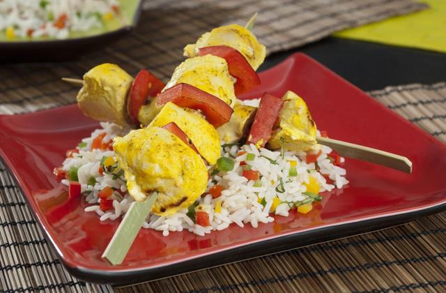 Brochettes de poulet mariné au curry - Photo par Amora