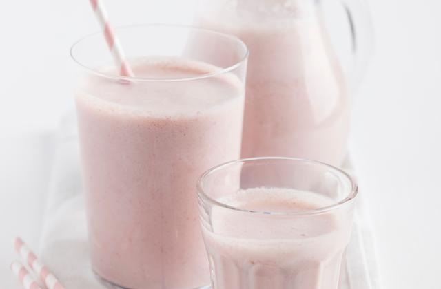 Un smoothie aux chamallows et à la rose - Photo par darton