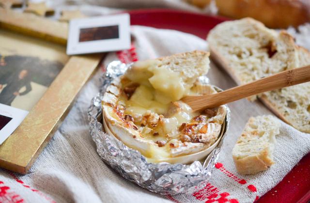 Camembert rôti aux noix - Photo par Les Nouveaux Fromagers
