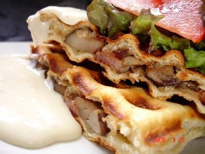 Gaufres salées fourrées aux champigons et lardons fumés - Photo par michelBlr