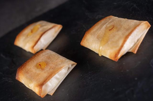 Pastillas de Rocamadour au miel et à l'huile safranée - Photo par C'Gourmand Prod