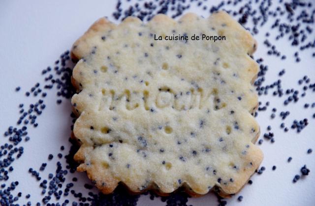 Biscuit aux graines de pavot et poudre d'écorce de combava, sans œufs - Photo par Ponpon