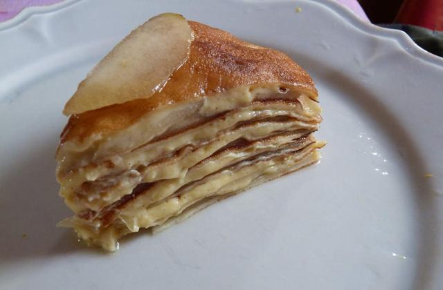 Gâteau de crêpes poire-crème vanillée - Photo par Un macaron, une glace, deux chocolatines