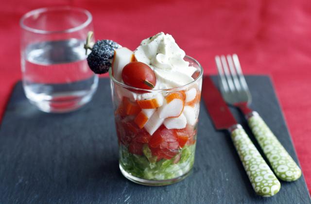 Verrine salade, tomates, bâtonnets Saveur Coraya et chantilly Chavroux - Photo par Coraya
