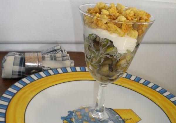 Crumble courgettes-aubergines et kiri en verrine - Photo par La petite cuisine de Sabine