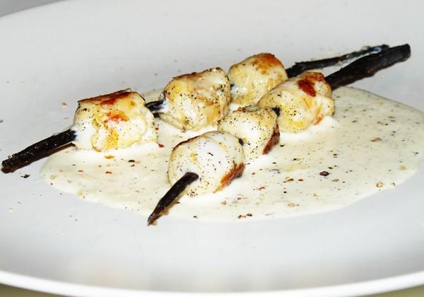 Brochette de saint-jacques sur bâton de vanille - Photo par Sugar&Sale