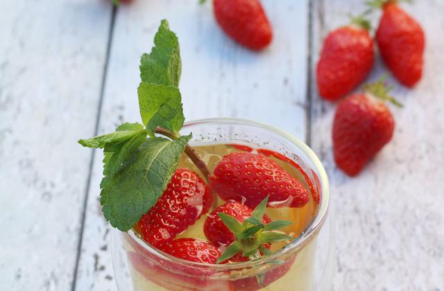 Thé glacé fraises et menthe - Photo par Silvia Santucci