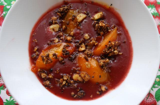 Soupe de fraises, abricots poêlés au miel et fruits secs - Photo par brigitXg