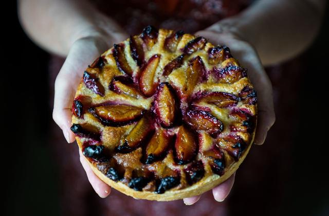 Tarte aux quetsches et crème amandes - Photo par Yoann Gloaguen