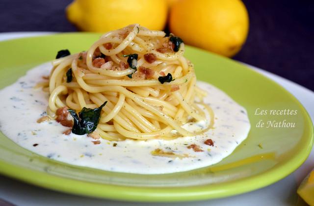 Spaghettis infusés aux écorces de citron et basilic, sauce crémeuse - Communauté 750g