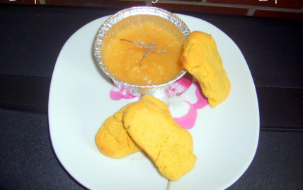 Compote d'abricots au thym et ses sablés de Lupin - Photo par adelinaK