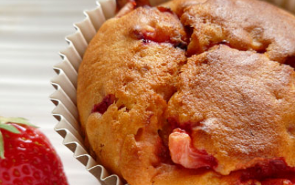 Muffins à la tomate, fève Tonka & fraises - Photo par Carole Alter Gusto