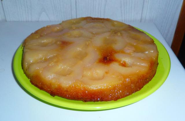Gâteau au yaourt renversé aux poires caramélisées - blandinde