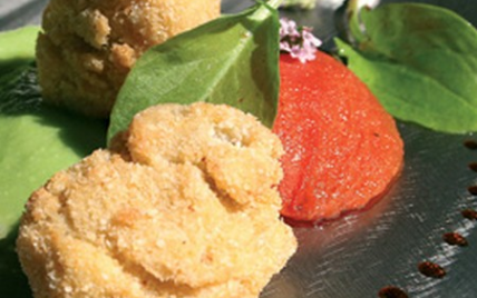 Huîtres d"Arcachon Cap-Ferret panées aux noix du Périgord, crème purée de petits pois à l"estragon et tomates « Raf » cuisinées - Photo par AAPrA