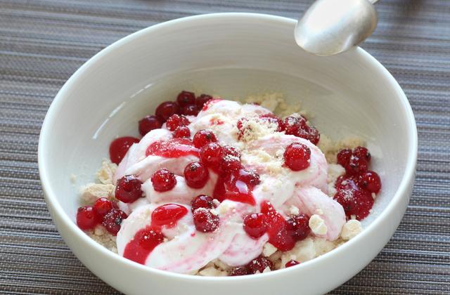 Eton mess aux groseilles - Photo par Silvia Santucci