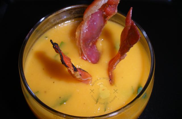 Gaspacho de melon grillé et chips de jambon italien - Photo par Aurore Petit Poussin