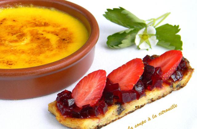 Crème catalane au safran et brioche perdue betterave rouge et fraise - La soupe à la citrouille