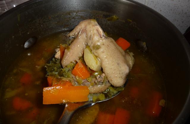 Poule au pot bon marché - Photo par MEVI91100