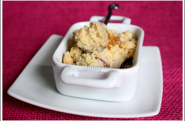 Crumble banane, nectarine et fraises - Photo par Communauté 750g