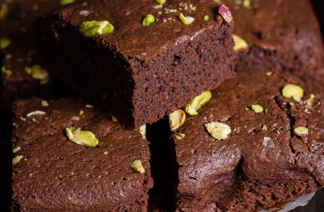 Brownie aux noix, noisettes et pistaches - Photo par 750g