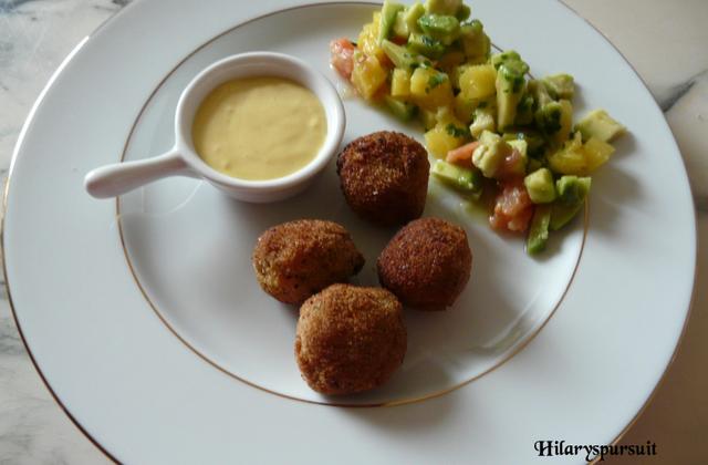 Boulettes de crevettes et salade crue - Photo par Hilaryspursuit