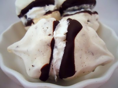 Mini-meringues au chocolat - Photo par fimere2