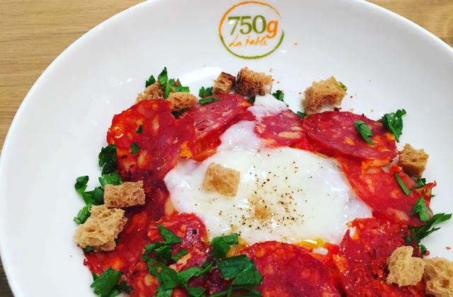 Piperade, œuf parfait et chorizo basque - Photo par 750g La Table