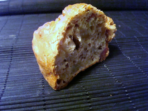 Cake aux pommes, aux noix et au magret de canard - Photo par akiali