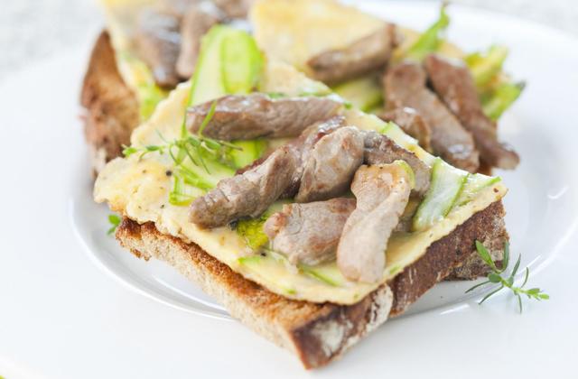 Tartine d'agneau aux asperges - Photo par Agneau Presto