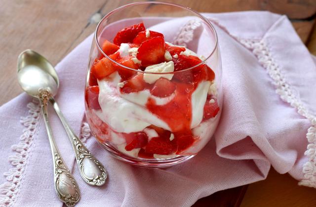 Eton Mess ou dessert minute à la fraise - Photo par Silvia Santucci