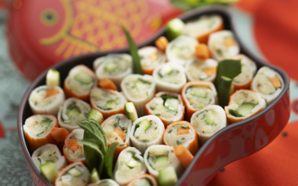 Sushirimi ou sushi de surimi : quand le surimi se déroule en sushi - Photo par gwenSC