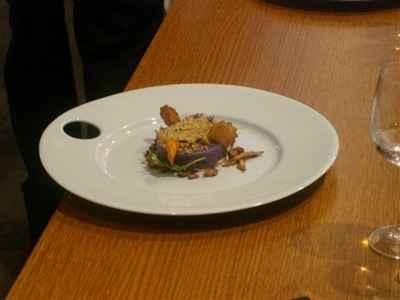 Ecrasé de vitelotte et saumon en croûte de parseman et noisette façon parmentier - Photo par Sandrine Baumann