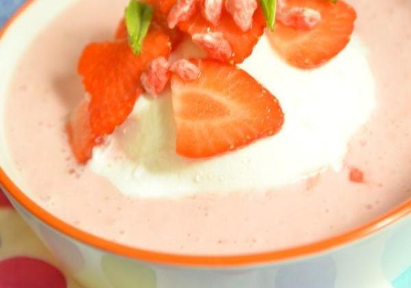 Île flottante légère à la fraise - Photo par Chef Damien