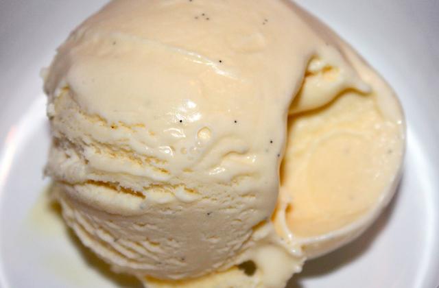 Crème glacée vanille à la sorbetière - Photo par pascalrTo
