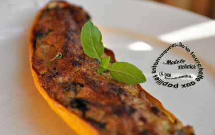 Courgettes gratinées farcies aux chénopodes, amandes, jambon et brousse - Photo par TitAnick
