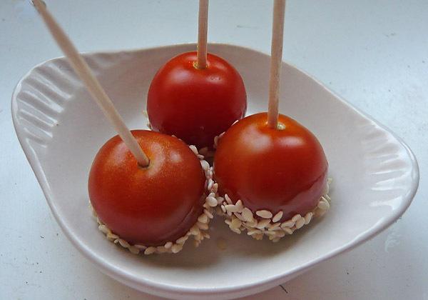 Tomate caramélisée et graines de sésame - Photo par ma56