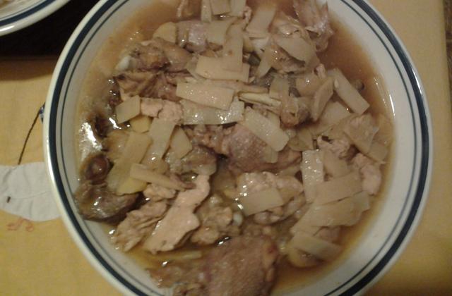 Cocotte de poulet au gingembre et aux pousses de bambou - claire50y