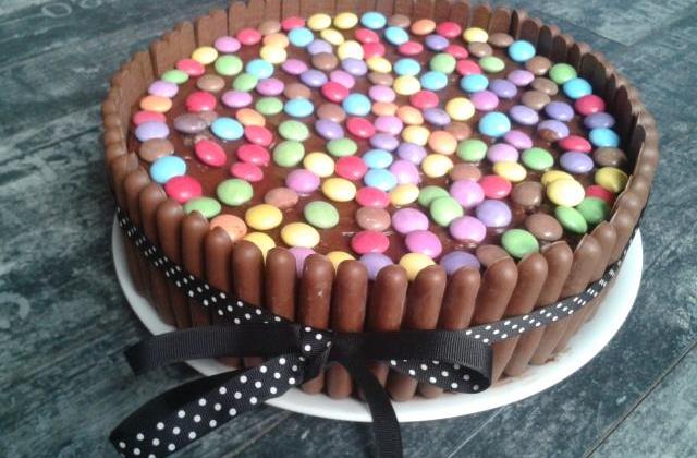 Gâteau Smarties/Fingers - Photo par darton