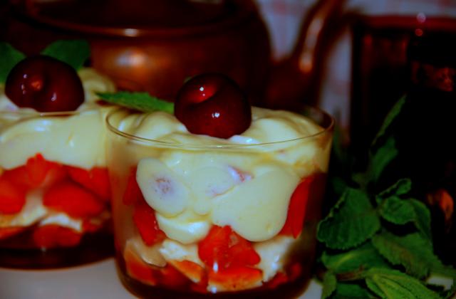 Tiramisu de modène aux fraises façon meringue - Photo par Papa Bosse et Maman Cuit