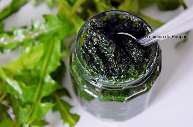 Pesto de feuilles de pissenlit et spiruline - Photo par Ponpon