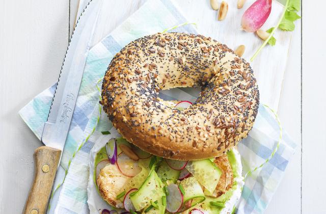 Bagel poulet-avocat et bûche de chèvre Chavroux® - Chavroux