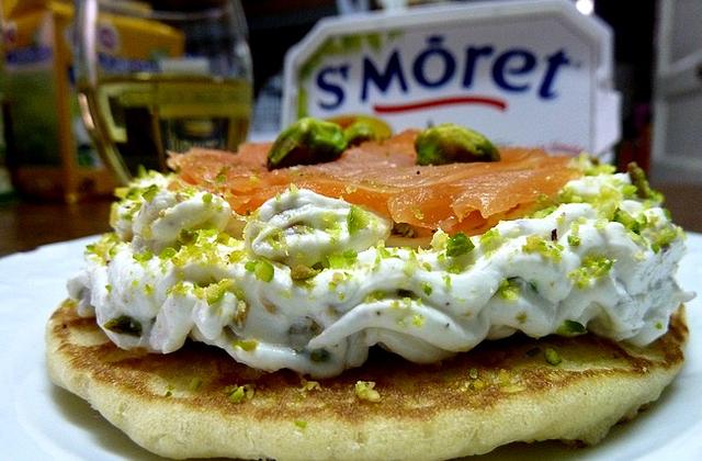 Blinis au St Morêt et saumon fumé - Photo par Ma Cuisine Maison