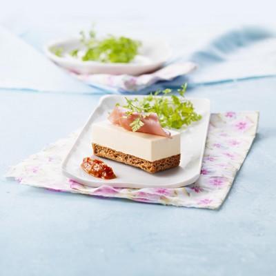 Parfait au Elle & Vire Le Fromage à la crème, Biscuit au sésame - Elle & Vire