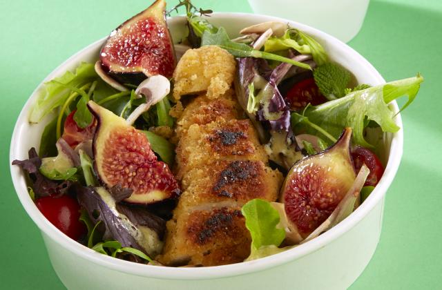 Salade croustillante au poulet, figue et sauce moutardée - Amora