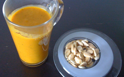 Soupe au potimarron avec une pointe de crème - Photo par coulhon