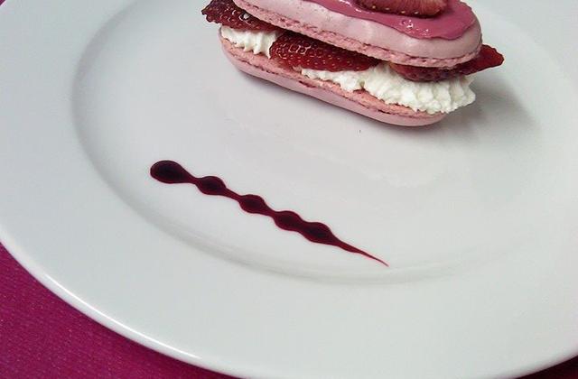 L'éclair, macaron à la fraise - Photo par Adri74