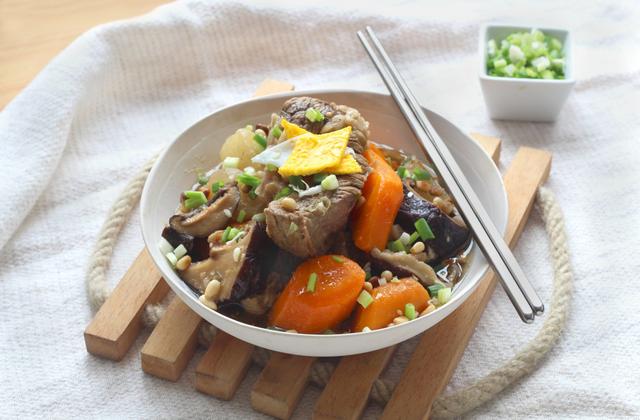 Soe Galbijim, Galbi jim ou boeuf mijoté à la coréenne - Photo par Silvia Santucci