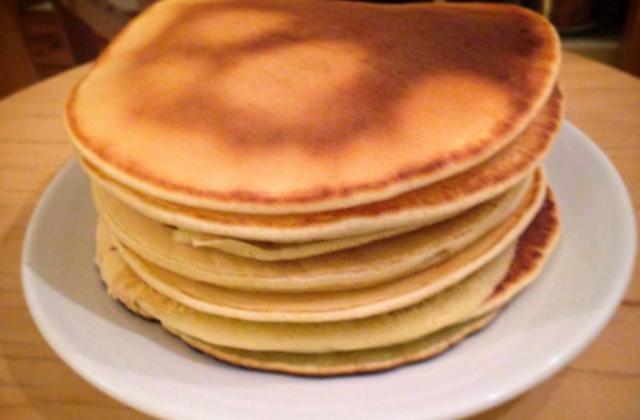 Pancakes homemade recette simple, rapide et délicieuse - Photo par Lydie LM