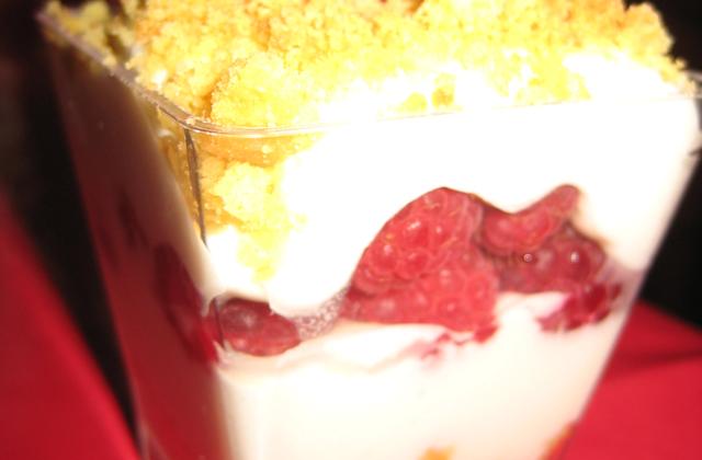 Tiramisu framboise fraîche, sablé breton - Photo par celinezjh